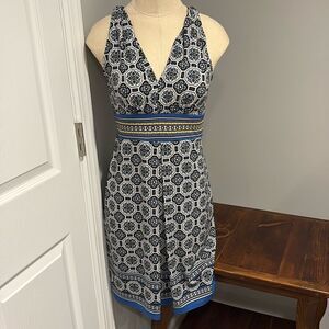 Max Studio Empire Dress V Neck Medallion  Size XS